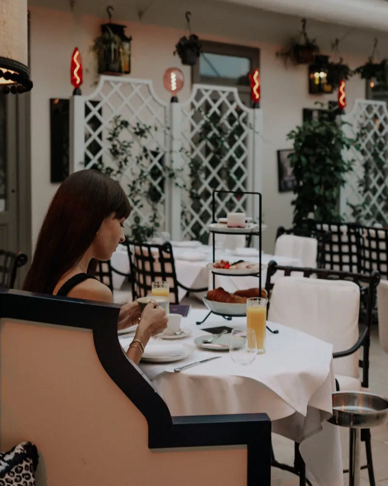 the leo grand hotel
