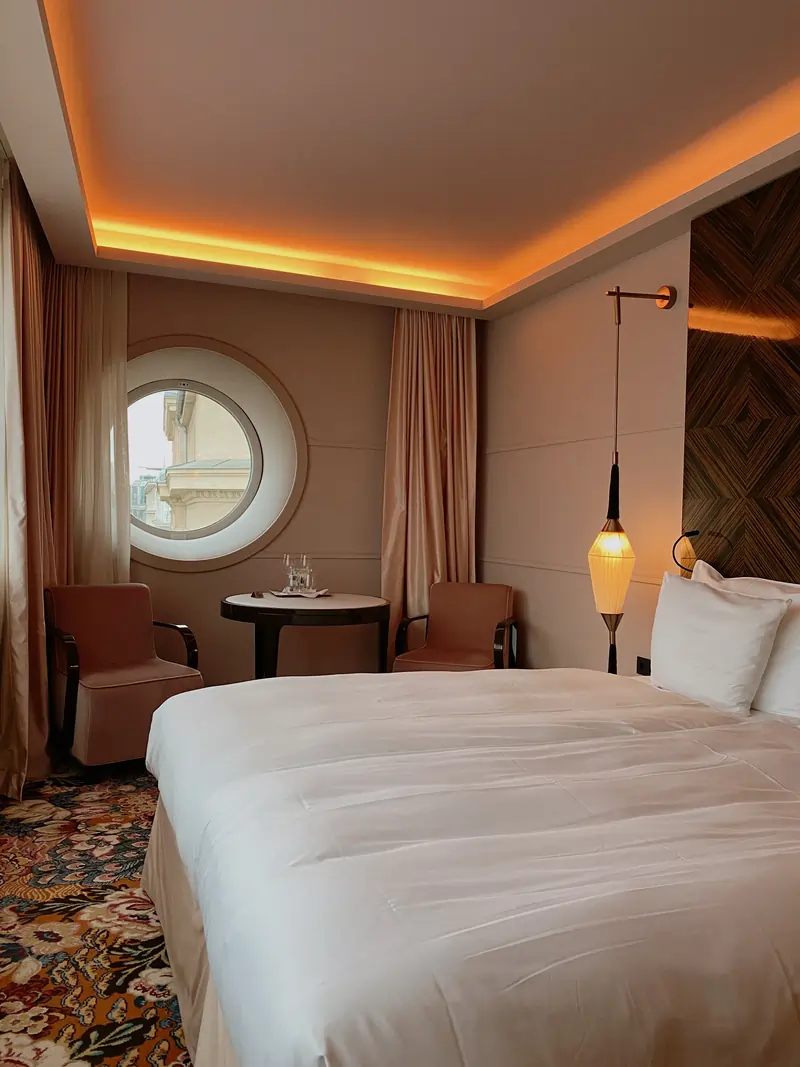 angelinaandantonis hotel room angelinaandantonis hotel room