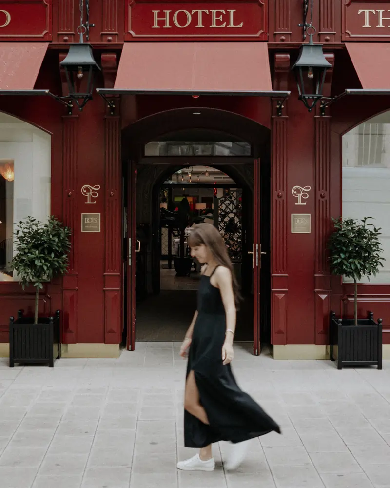 the leo grand hotel